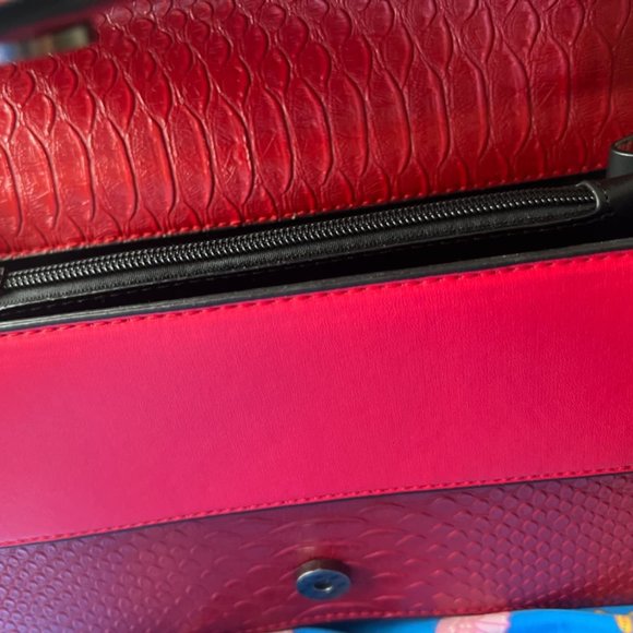 Neiman Marcus Red Croc-Embossed Horsebit Luxury Crossbody bag - Picture 4 of 5